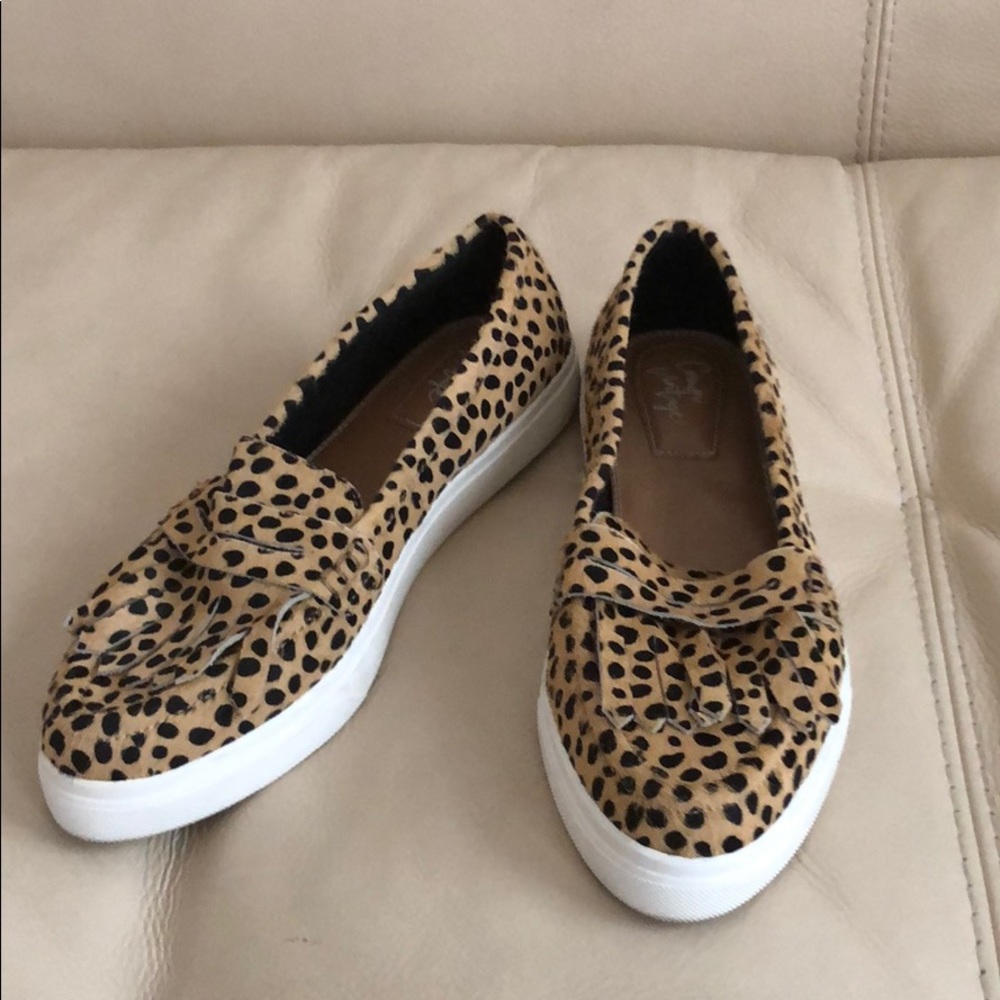 Crown vintage Malila animal print loafer
